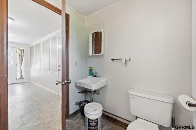 9506 Sprague Street, Omaha, NE 68134