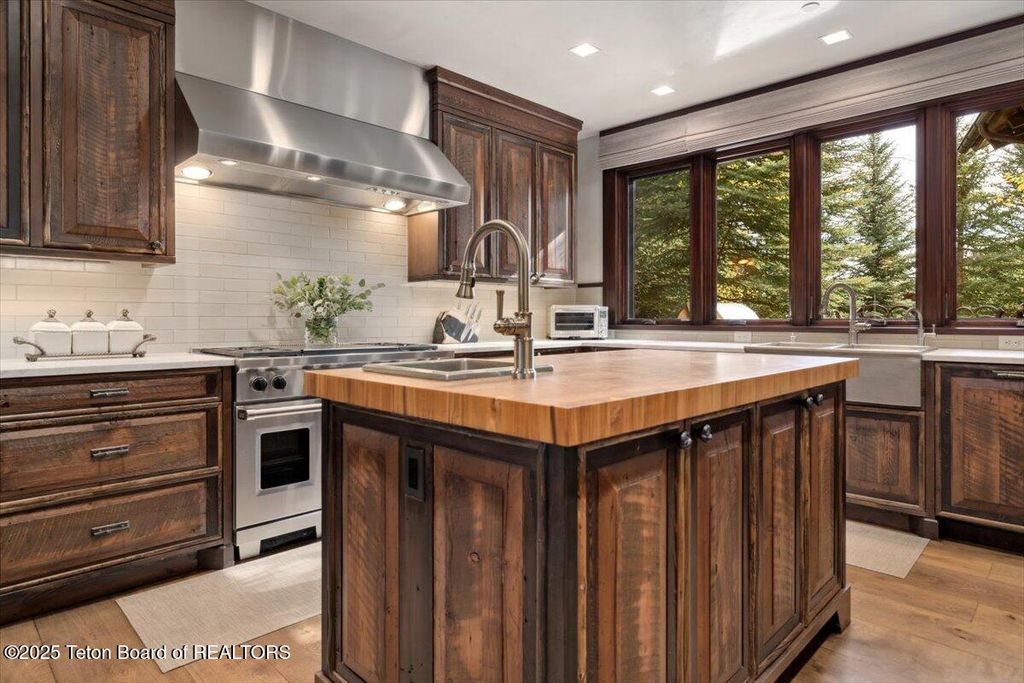 7987 N GRANITE RIDGE Road, Teton Village, WY 83025 photo 6