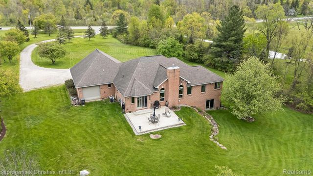 23071 Napier Road, Lyon Charter Township, MI 48167