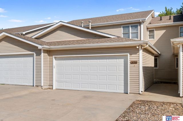 626 Lakeside Drive, Lincoln, NE 68528