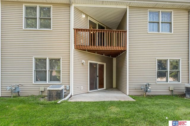 626 Lakeside Drive, Lincoln, NE 68528