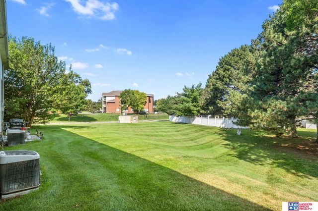 626 Lakeside Drive, Lincoln, NE 68528