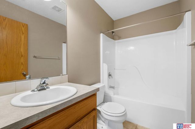 626 Lakeside Drive, Lincoln, NE 68528