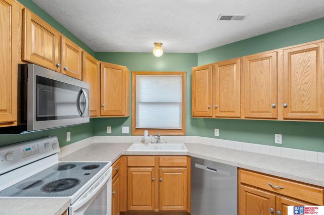 626 Lakeside Drive, Lincoln, NE 68528