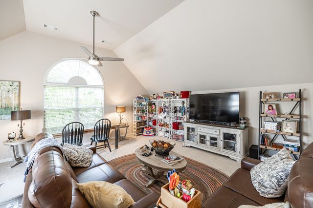 789 Starpoint Dr, Gallatin, TN 37066