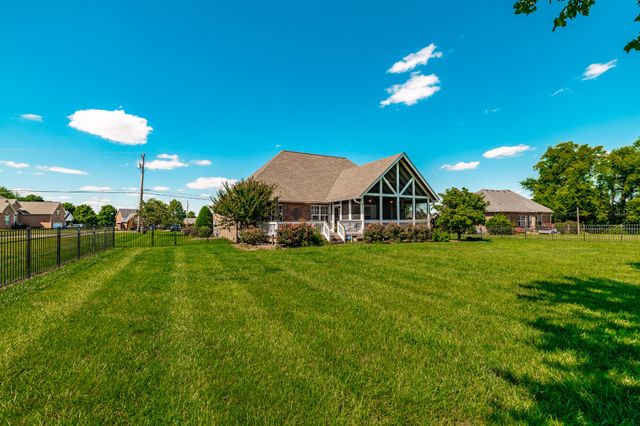 789 Starpoint Dr, Gallatin, TN 37066