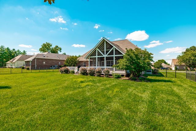 789 Starpoint Dr, Gallatin, TN 37066