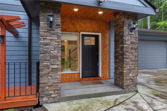 40 E Susan Court, Union, WA 98592