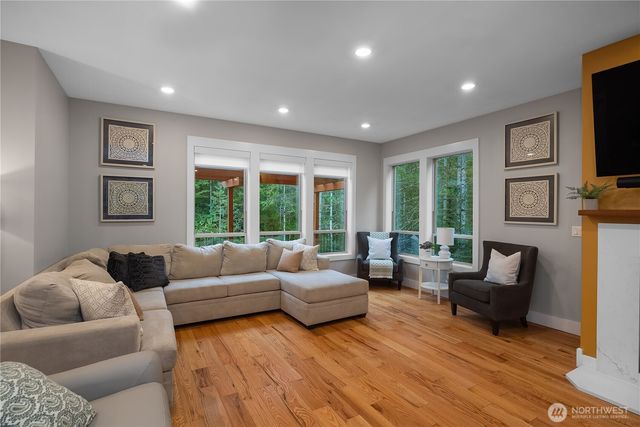 40 E Susan Court, Union, WA 98592