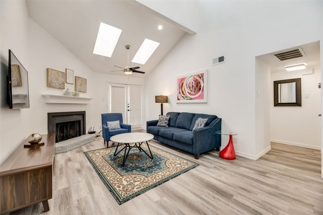 5750 Phoenix Drive 39, Dallas, TX 75231