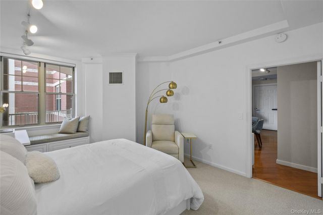 300 Mamaroneck Avenue 628, White Plains, NY 10605