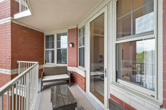 300 Mamaroneck Avenue 628, White Plains, NY 10605