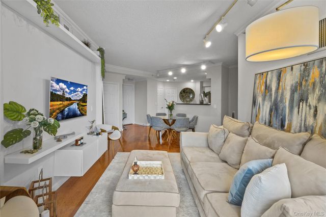 300 Mamaroneck Avenue 628, White Plains, NY 10605