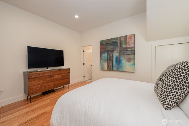351 17th Avenue E, Seattle, WA 98112
