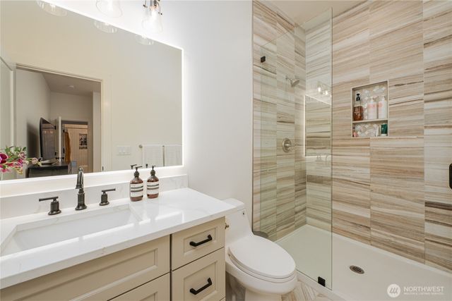 351 17th Avenue E, Seattle, WA 98112
