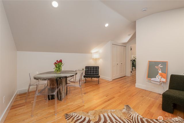 351 17th Avenue E, Seattle, WA 98112