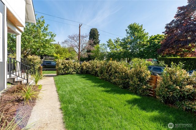 351 17th Avenue E, Seattle, WA 98112