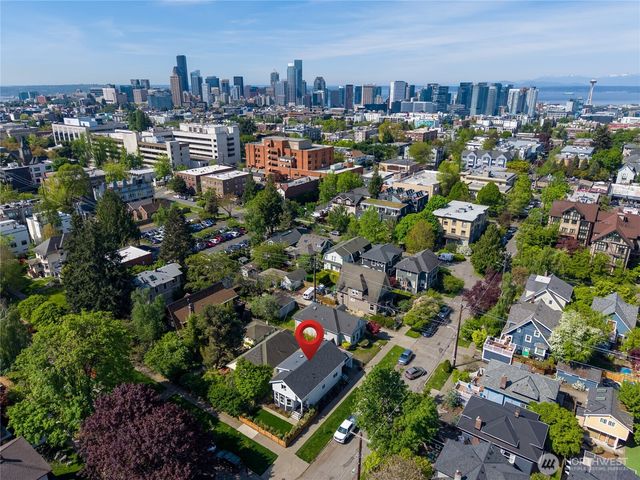351 17th Avenue E, Seattle, WA 98112