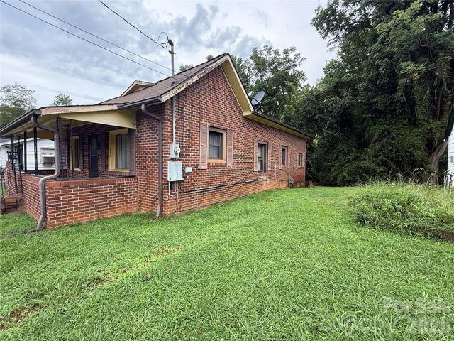 426 Bouchelle Street, Morganton, NC 28655