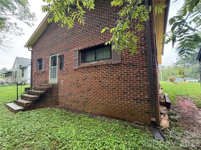 426 Bouchelle Street, Morganton, NC 28655