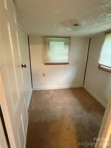426 Bouchelle Street, Morganton, NC 28655
