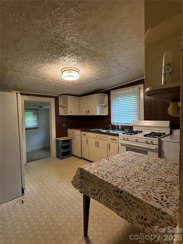 426 Bouchelle Street, Morganton, NC 28655