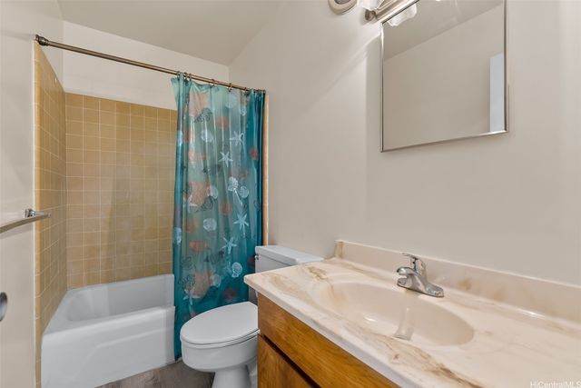 906 Lehua Avenue B405, Pearl City, HI 96782