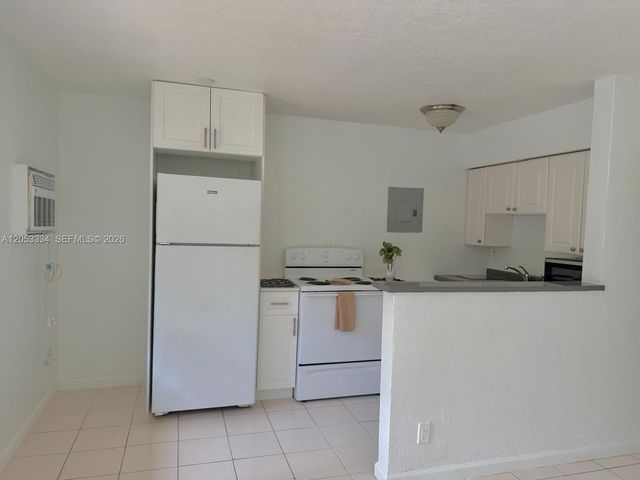 1240 NE 12th Avenue 15, Fort Lauderdale, FL 33304