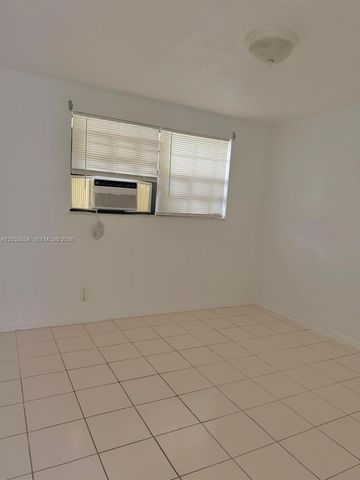 1240 NE 12th Avenue 15, Fort Lauderdale, FL 33304