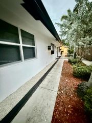 1240 NE 12th Avenue 15, Fort Lauderdale, FL 33304
