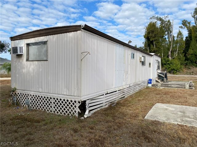 2207 Cantor LN 2203, North Fort Myers, FL 33917