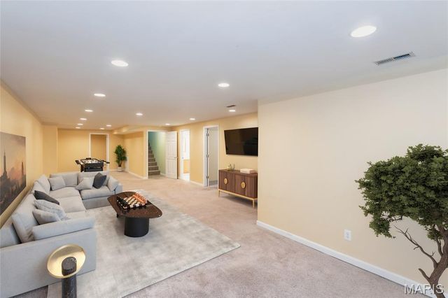 619 Green Tree Meadows Drive, Lake St Louis, MO 63367