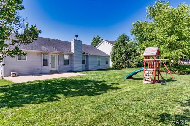 619 Green Tree Meadows Drive, Lake St Louis, MO 63367