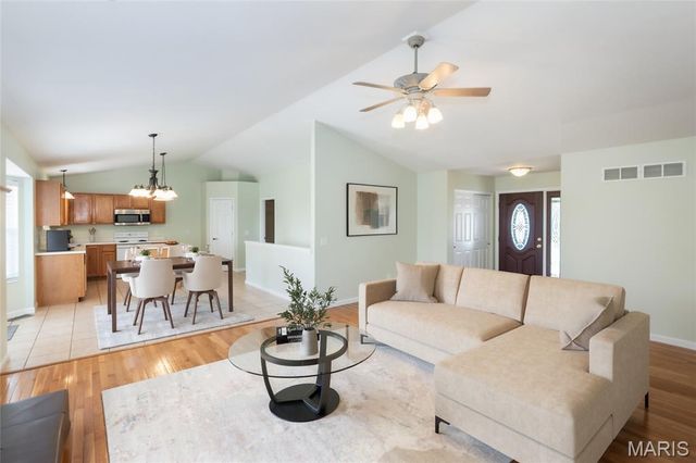 619 Green Tree Meadows Drive, Lake St Louis, MO 63367
