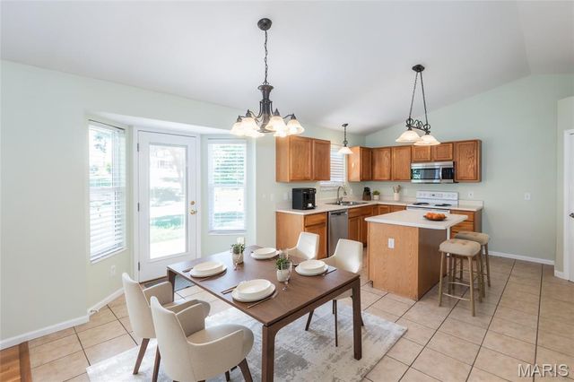 619 Green Tree Meadows Drive, Lake St Louis, MO 63367