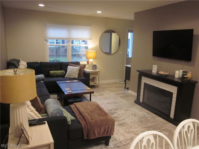 19704 Lorain Road 43, Fairview Park, OH 44126