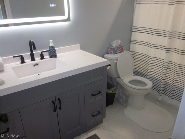 19704 Lorain Road 43, Fairview Park, OH 44126