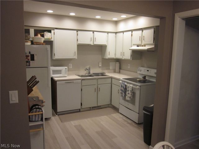 19704 Lorain Road 43, Fairview Park, OH 44126