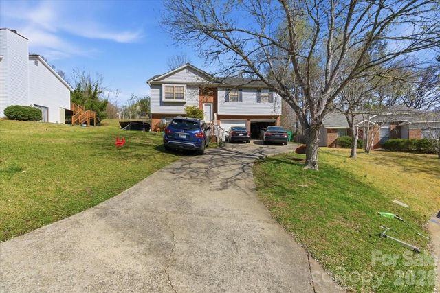 6112 Coltswood Court, Charlotte, NC 28211