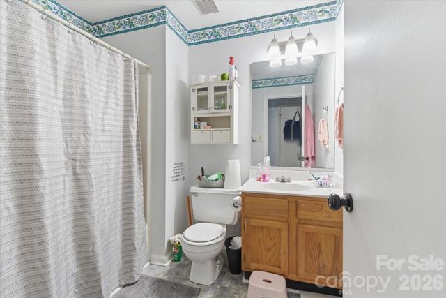 6112 Coltswood Court, Charlotte, NC 28211