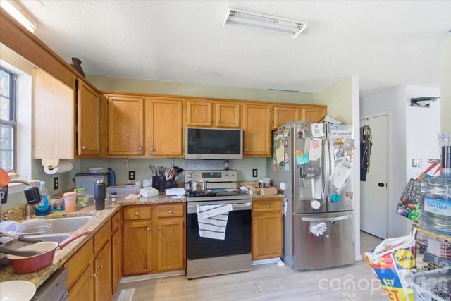 6112 Coltswood Court, Charlotte, NC 28211