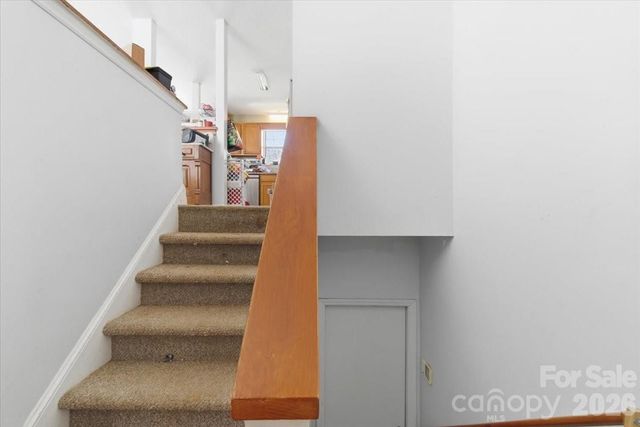 6112 Coltswood Court, Charlotte, NC 28211