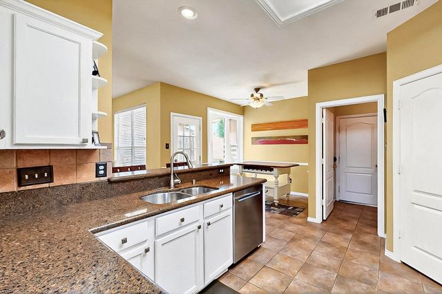 4533 Crooked Ridge Drive, The Colony, TX 75056