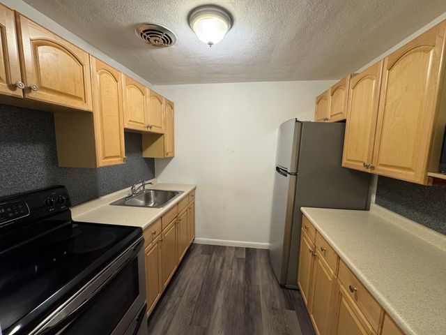 205 Kent St 24, Brookline, MA 02446