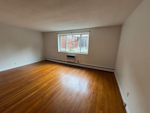 205 Kent St 24, Brookline, MA 02446