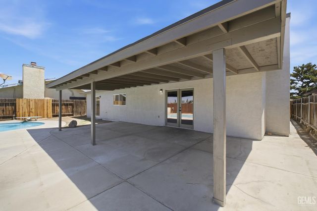 4501 Adidas Court, Bakersfield, CA 93313