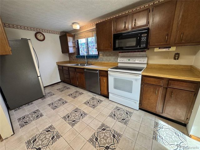 6637 W 95th Pl, Broomfield, CO 80021