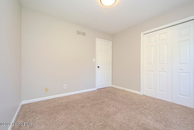 8518 W Brookside Dr, Pewee Valley, KY 40056