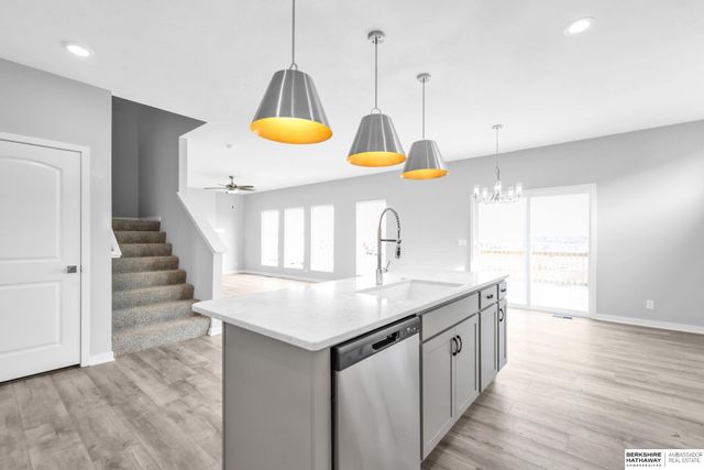 11007 S 104th Avenue, Papillion, NE 68046