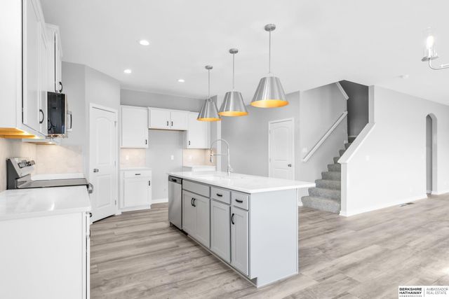 11007 S 104th Avenue, Papillion, NE 68046